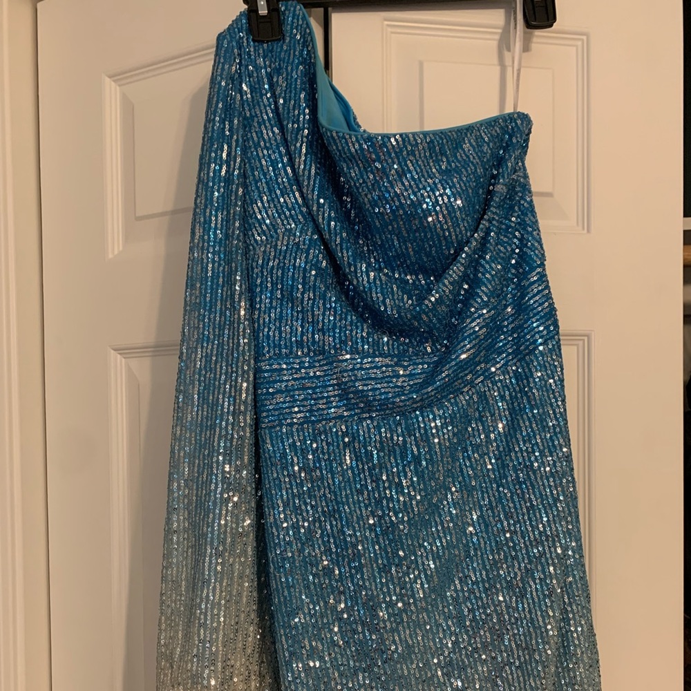 Tony Bowls Size 8 One Shoulder Opening Number Dress